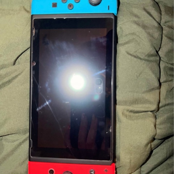Nintendo Switch bundle - Picture 2 of 4